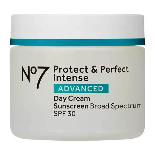 Protect & Perfect Intense Advanced Day Cream SPF 30 - Anti-Aging Facial Moisturizer with Anti-Wrinkle Technology - Hydrating Hyaluronic Acid Cream for Radiant Youthful Skin ( 50ml )