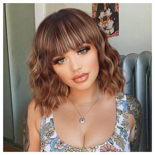 AISI BEAUTY Short Wavy Brown Highlight Wig with Bangs Synthetic Wavy Bob Wigs for Women Shoulder Length Bob Curly Wigs Natural Looking Heat Resistant Fiber Hair